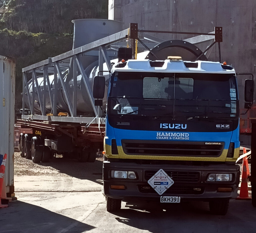 Hammond Crane & Cartage HIAB truck Scania P420-PK-33002EH-EWP633 with load parked on the side of the road